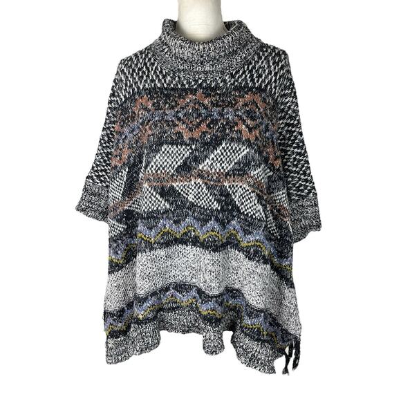 Anthropologie Pilcro Magda Knit Poncho Sweater Boho Fringe Size Medium / Large - Picture 5 of 11